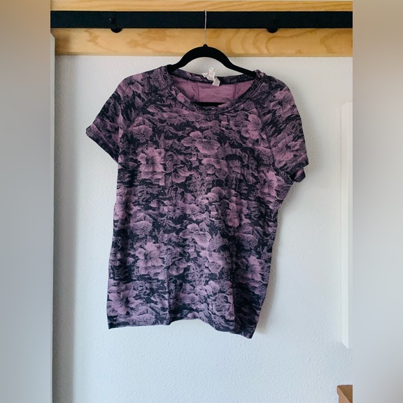 EUC Athleta Momentum Seamless Tee in Mauve Floral, Size XL - Picture 5 of 6